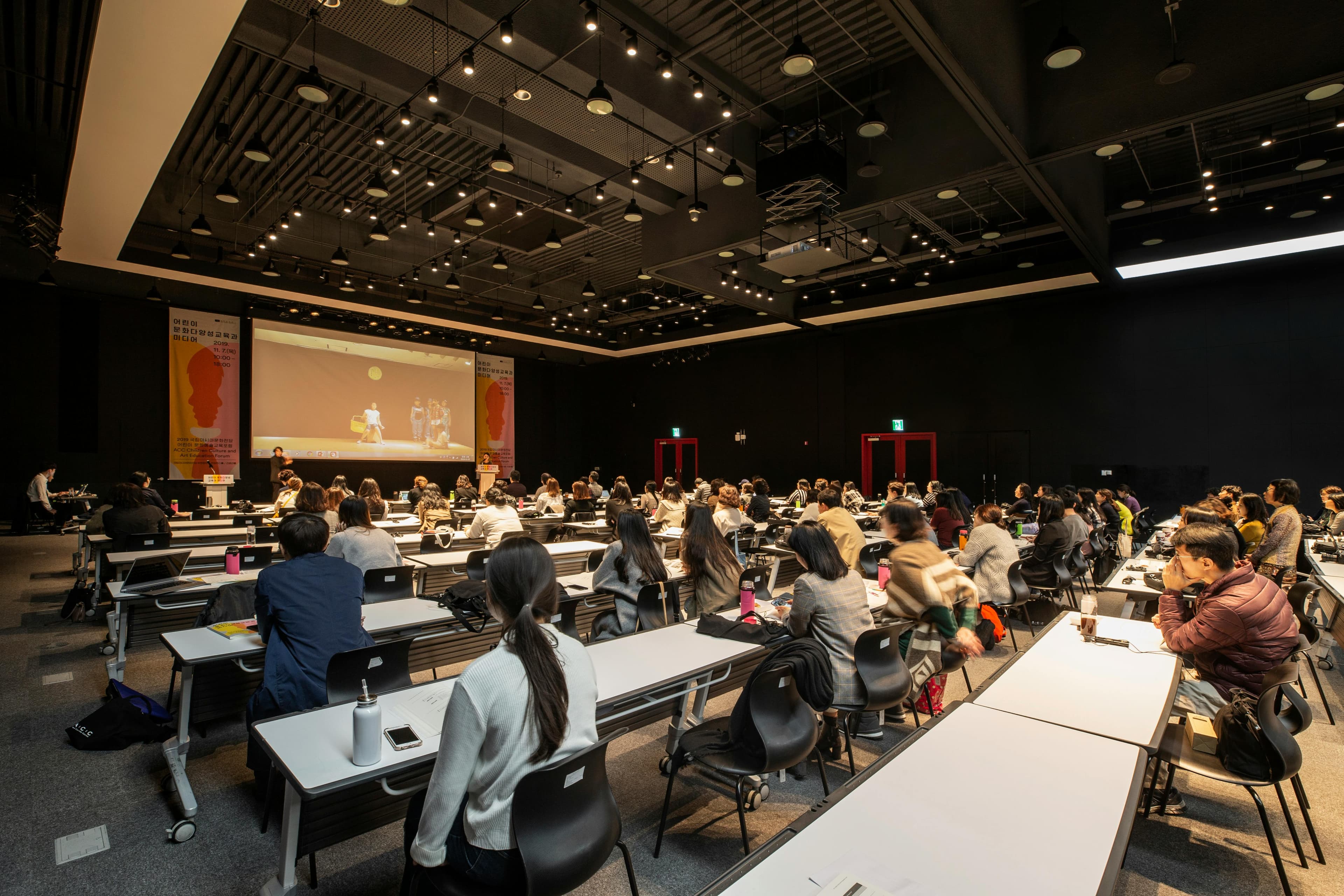 Event Feedback Made Easy: QR Code Surveys for Conferences and Events