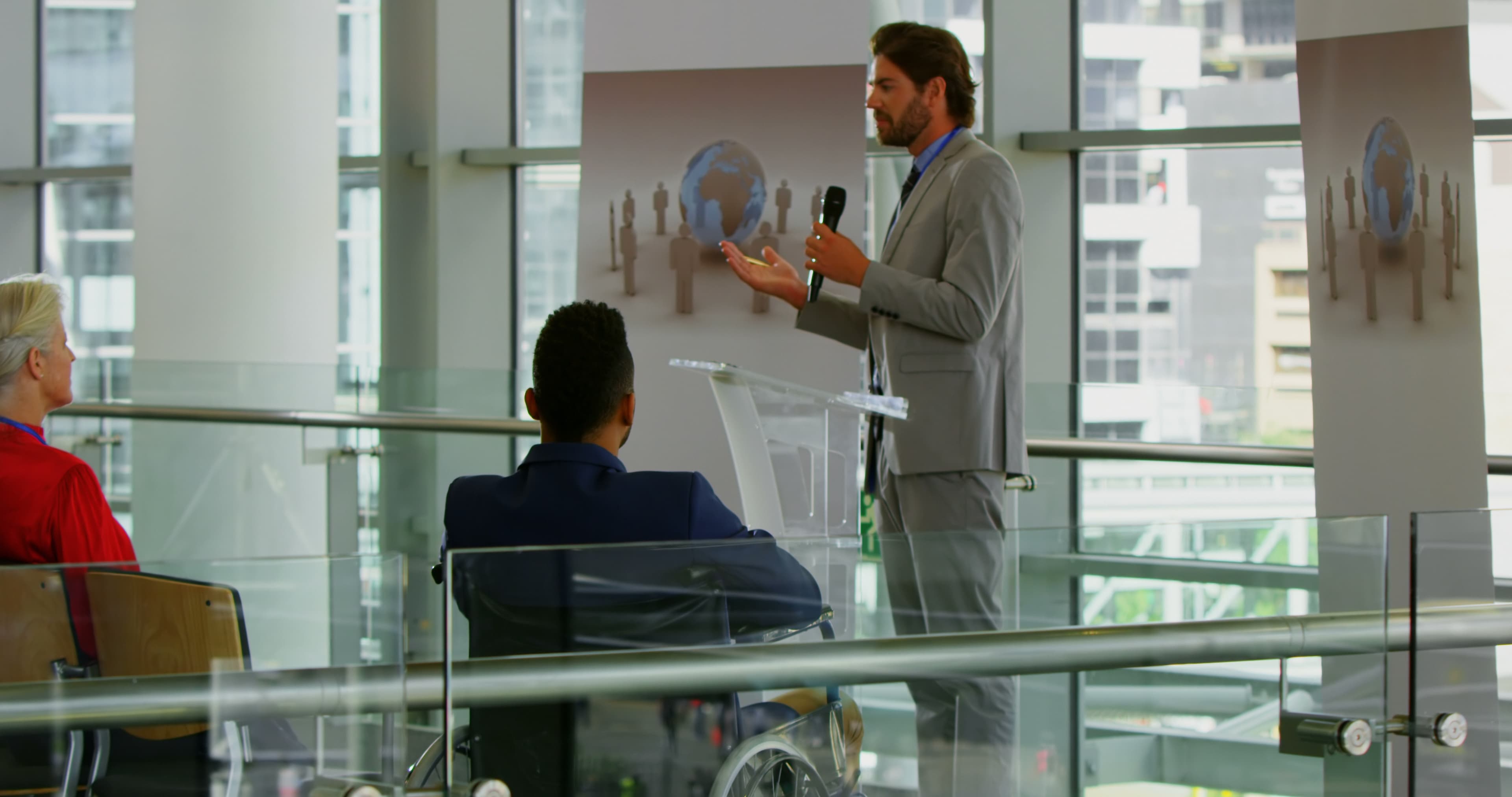 Top 5 Tips for Moderating a Q&A Session, In-Person or Streaming
